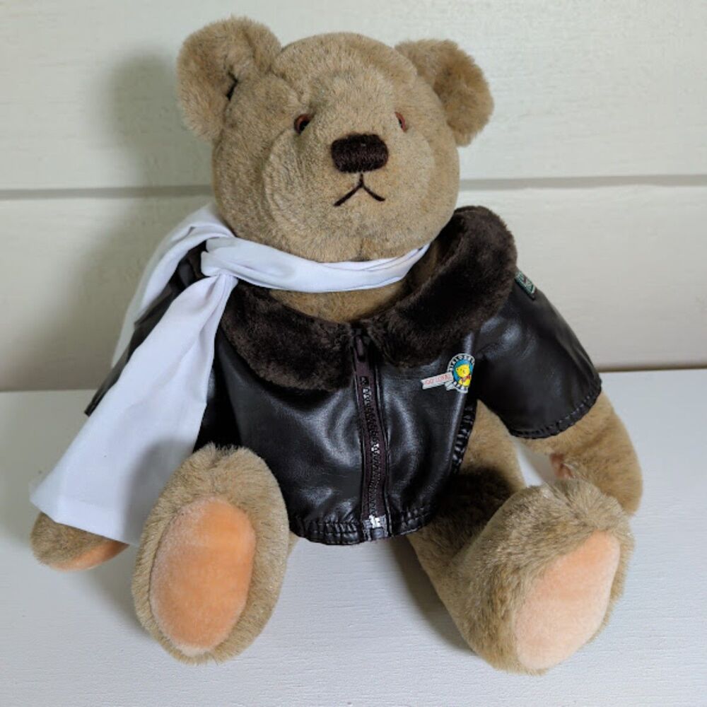 This is a vintage Gund aviator pilot. - missing goggles